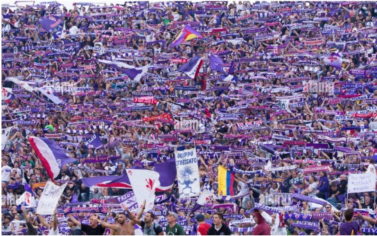 Cổ động viên câu lạc bộ bóng đá Fiorentina